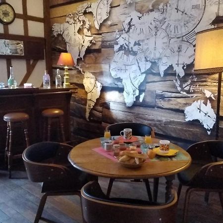 Alex Guest House Dozule Bagian luar foto