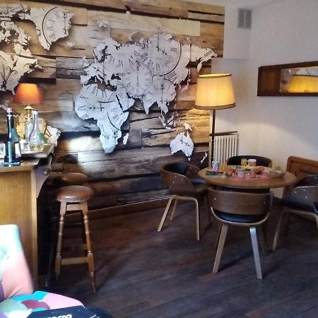 Alex Guest House Dozule Bagian luar foto