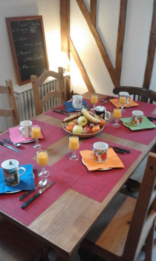 Alex Guest House Dozule Bagian luar foto