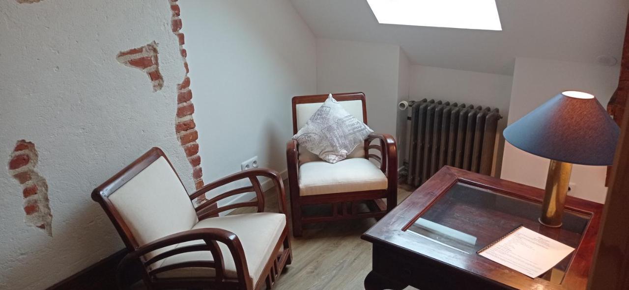 Alex Guest House Dozule Bagian luar foto