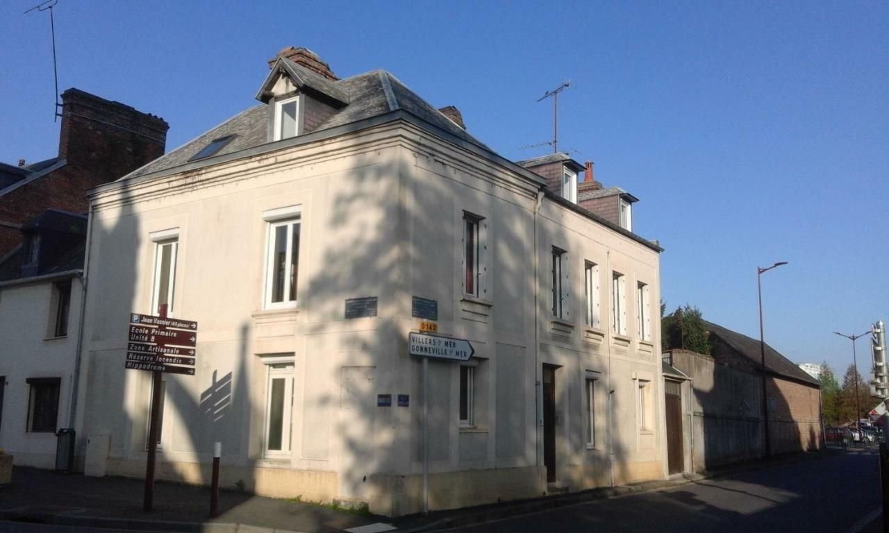 Alex Guest House Dozule Bagian luar foto